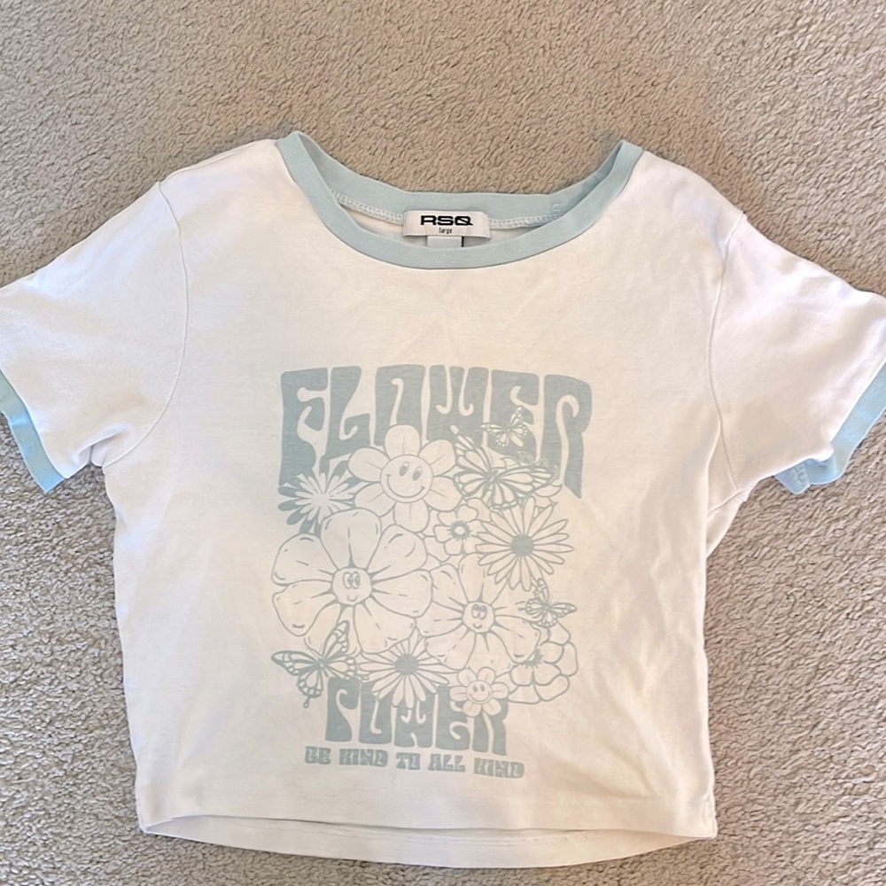 TILLYS crop top, size: L in kids! white and baby blue